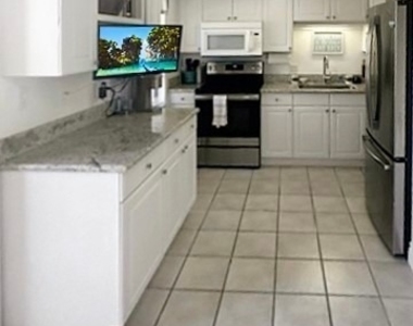 1130 Swallow Avenue - Photo Thumbnail 11