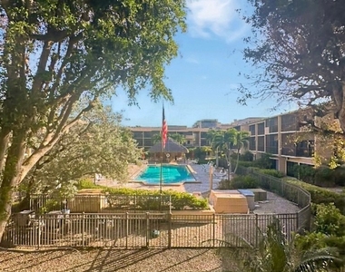 1130 Swallow Avenue - Photo Thumbnail 8