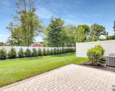 16 Feldman - Photo Thumbnail 27