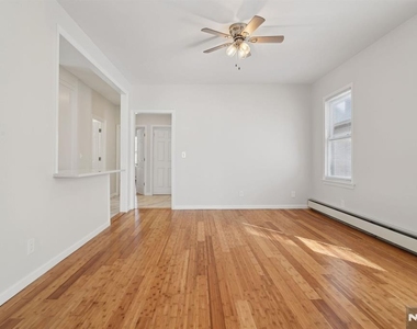 403 Abington - Photo Thumbnail 11