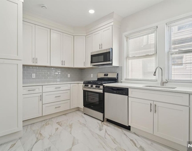 403 Abington - Photo Thumbnail 8