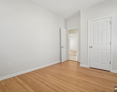 403 Abington - Photo Thumbnail 19