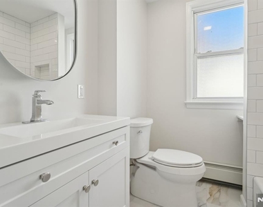 403 Abington - Photo Thumbnail 15