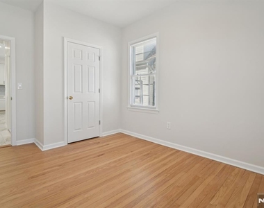 403 Abington - Photo Thumbnail 18