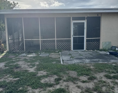 523 Ronnie Drive - Photo Thumbnail 9
