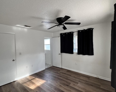 523 Ronnie Drive - Photo Thumbnail 6