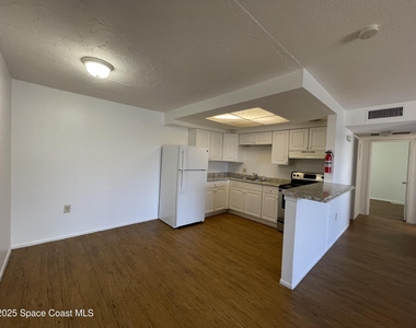 800 N Fiske Boulevard - Photo Thumbnail 2