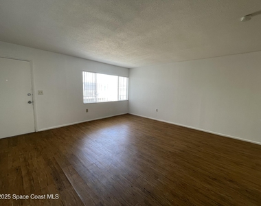 800 N Fiske Boulevard - Photo Thumbnail 5