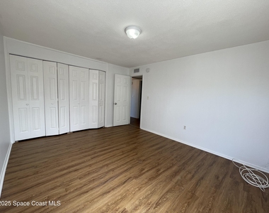 800 N Fiske Boulevard - Photo Thumbnail 11