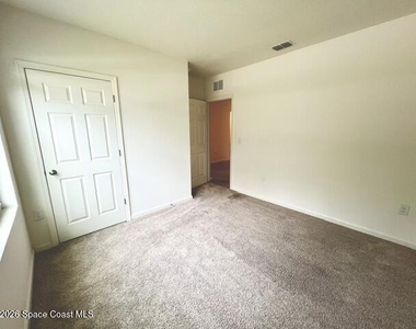 392 Ocarina Street Sw - Photo Thumbnail 17