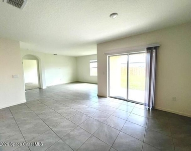 392 Ocarina Street Sw - Photo Thumbnail 13