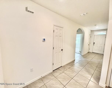 392 Ocarina Street Sw - Photo Thumbnail 3