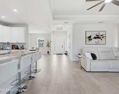 1667 Tilly Street Se - Photo Thumbnail 8