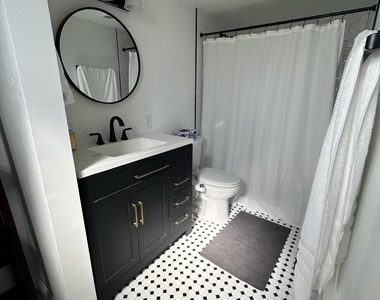520 Palm Springs Boulevard - Photo Thumbnail 3