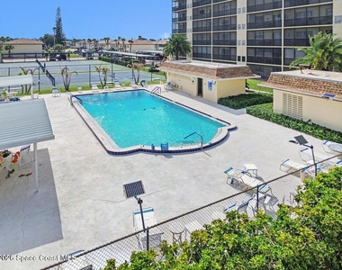 520 Palm Springs Boulevard - Photo Thumbnail 9