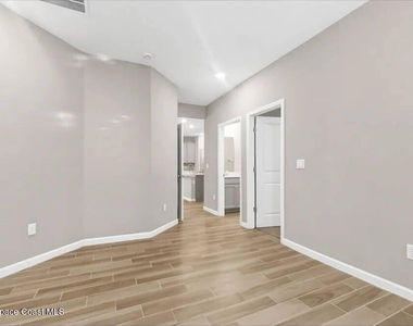 6364 Starlight Drive - Photo Thumbnail 2