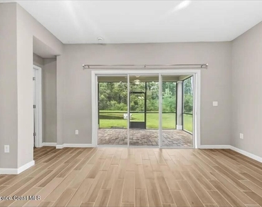 6364 Starlight Drive - Photo Thumbnail 8