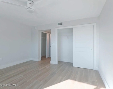 904 Wave Crest Avenue - Photo Thumbnail 9