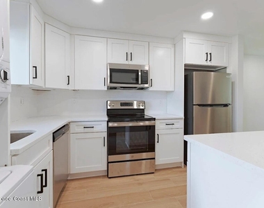904 Wave Crest Avenue - Photo Thumbnail 7
