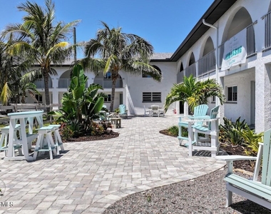 904 Wave Crest Avenue - Photo Thumbnail 3