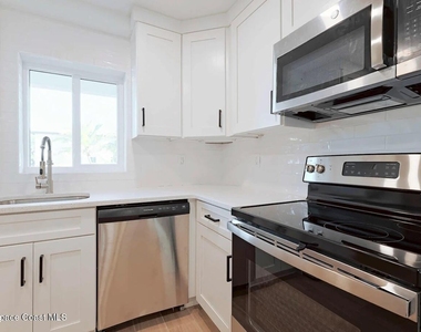 904 Wave Crest Avenue - Photo Thumbnail 8