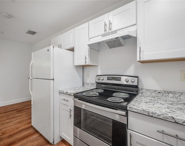 2307 E Osborne Avenue - Photo Thumbnail 16