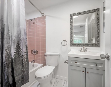 2307 E Osborne Avenue - Photo Thumbnail 5