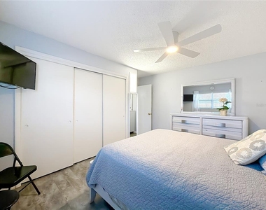 5396 4th Street N - Photo Thumbnail 14