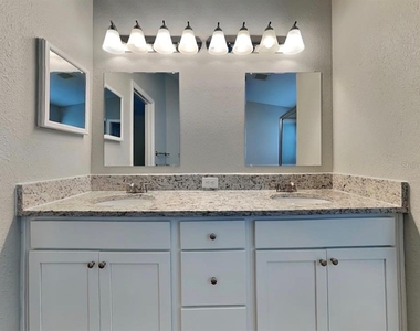 1629 Maximilian Drive - Photo Thumbnail 7