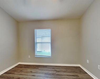 1629 Maximilian Drive - Photo Thumbnail 5