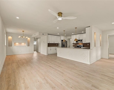 3946 Helena Street Ne - Photo Thumbnail 12