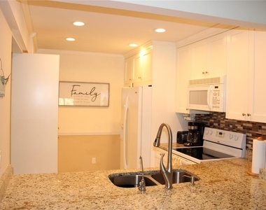 14130 Rosemary Lane - Photo Thumbnail 6