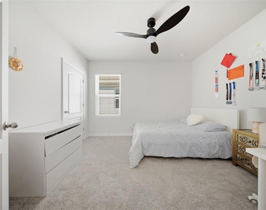 479 Pelham Park Drive - Photo Thumbnail 8