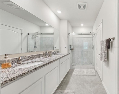479 Pelham Park Drive - Photo Thumbnail 7