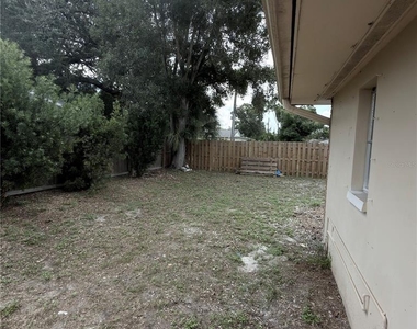 1405 N Saturn - Photo Thumbnail 15