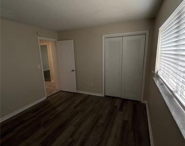 1405 N Saturn - Photo Thumbnail 14