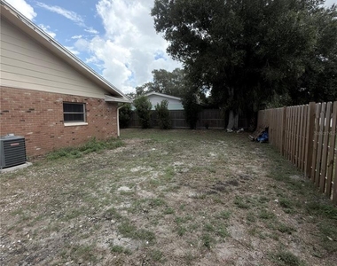 1405 N Saturn - Photo Thumbnail 16