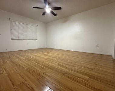 2944 58th Avenue N - Photo Thumbnail 9