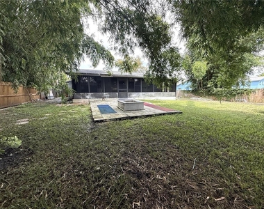 2944 58th Avenue N - Photo Thumbnail 21