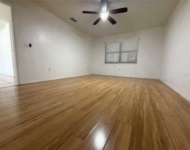 2944 58th Avenue N - Photo Thumbnail 8