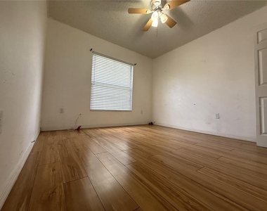 2944 58th Avenue N - Photo Thumbnail 13