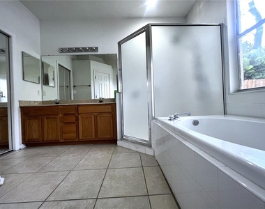 4615 Dunnie Drive - Photo Thumbnail 18