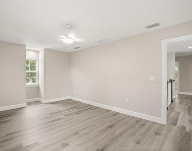 1412 W Harvard Street - Photo Thumbnail 13