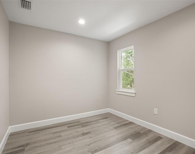 1412 W Harvard Street - Photo Thumbnail 16