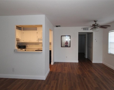 2202 Clubhouse Drive - Photo Thumbnail 6