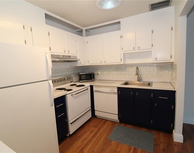 2202 Clubhouse Drive - Photo Thumbnail 9