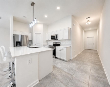 688 Sand Pine Ln - Photo Thumbnail 7
