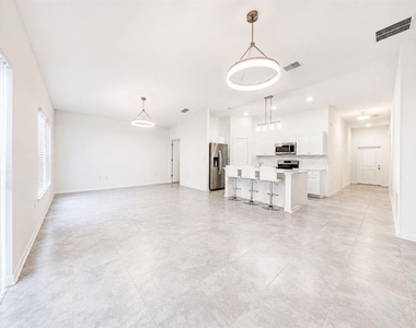 688 Sand Pine Ln - Photo Thumbnail 10