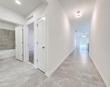 688 Sand Pine Ln - Photo Thumbnail 4