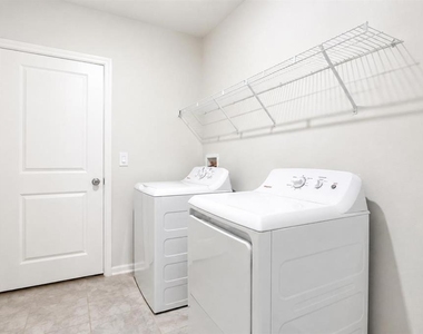 688 Sand Pine Ln - Photo Thumbnail 16